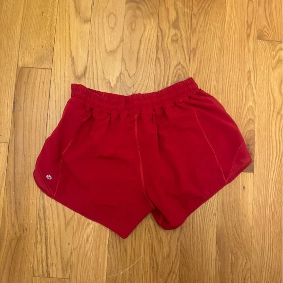❤️LULULEMON HOTTY HOT SHORTS❤️ - Picture 3 of 4